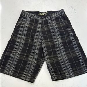 West 49 youth boys Black Plaid Shorts.  Size Large